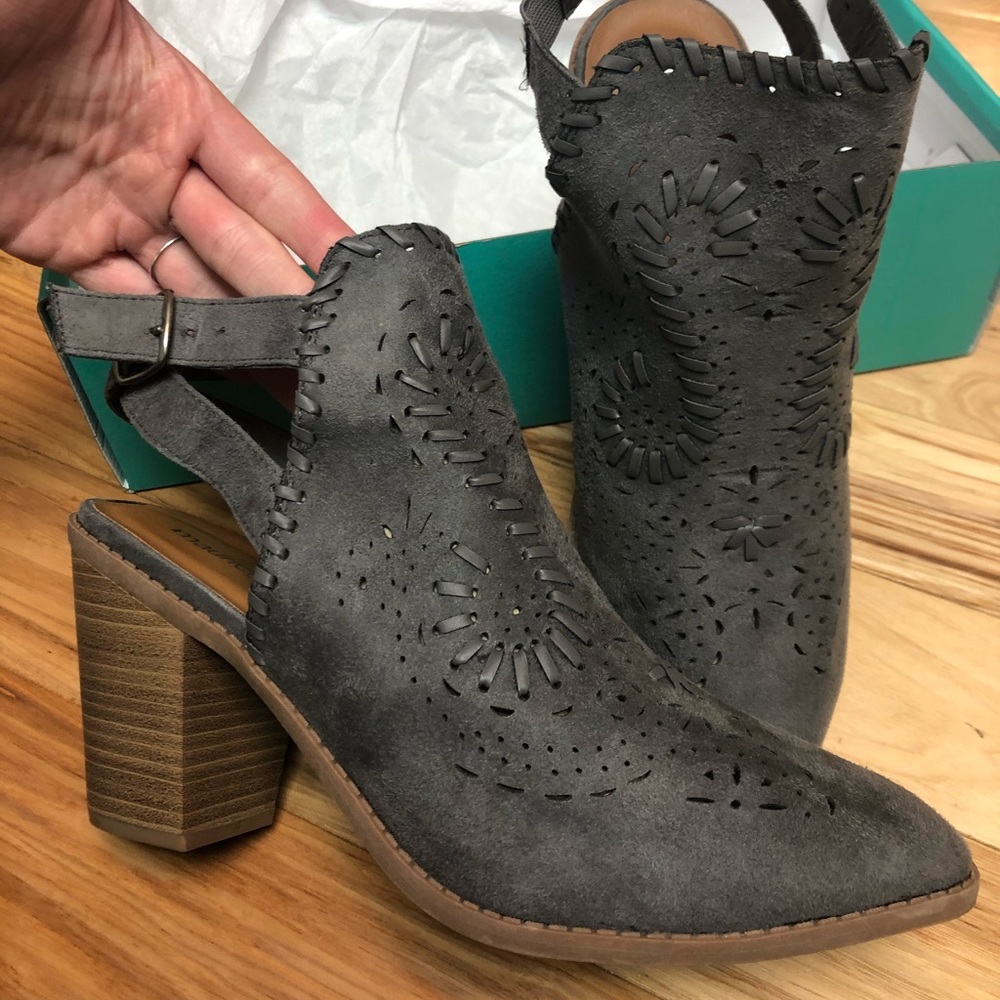 Women’s gray boots